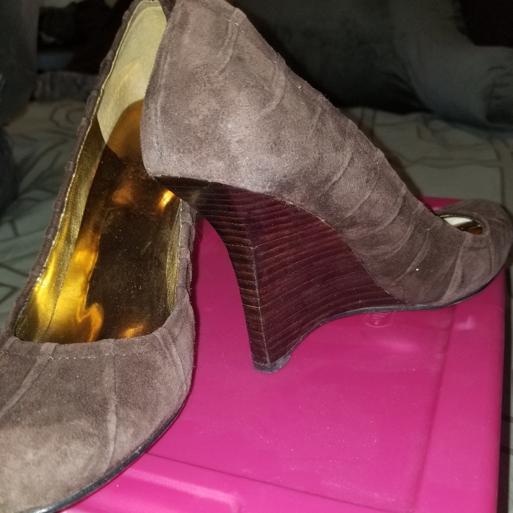 Guess wedges